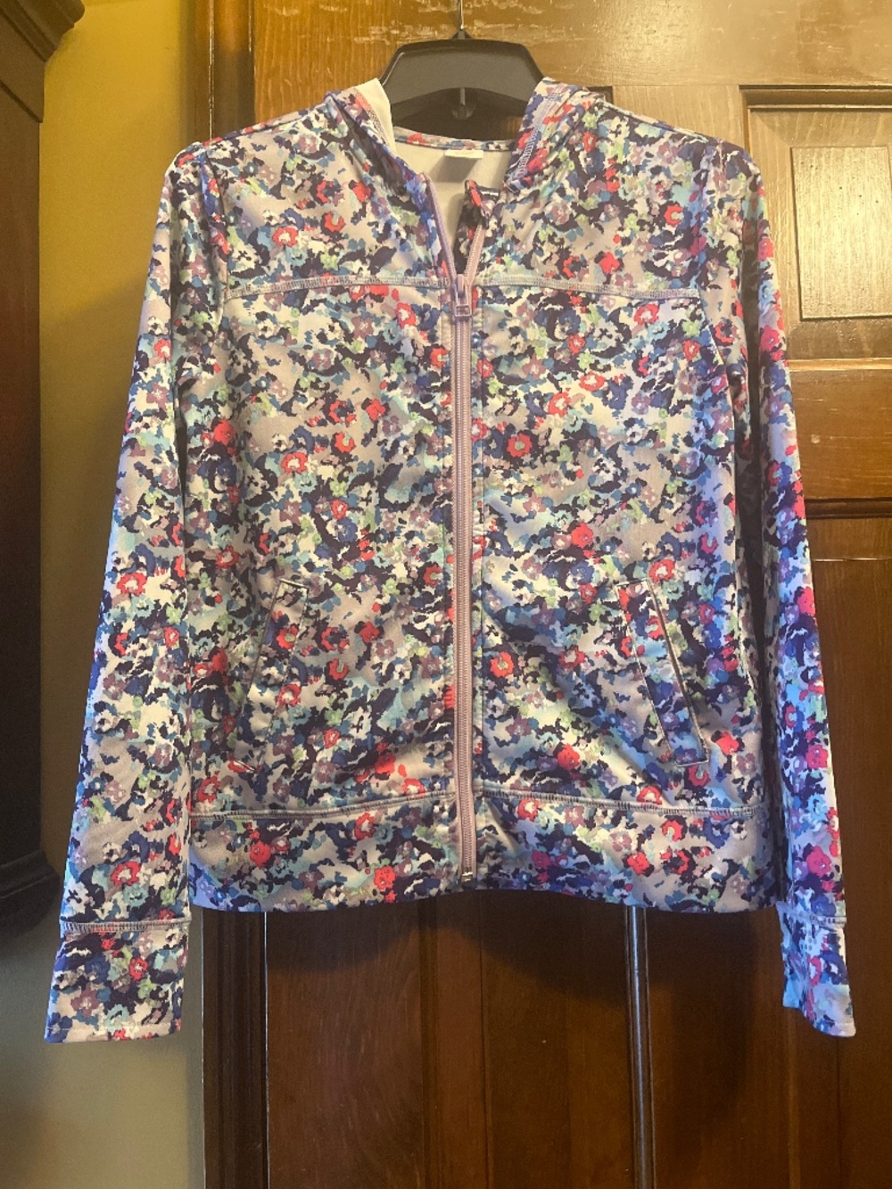 Girls Gymgo Brand Active Wear Jacket.  Multi floral Print.  Size Lg. 12/14.
